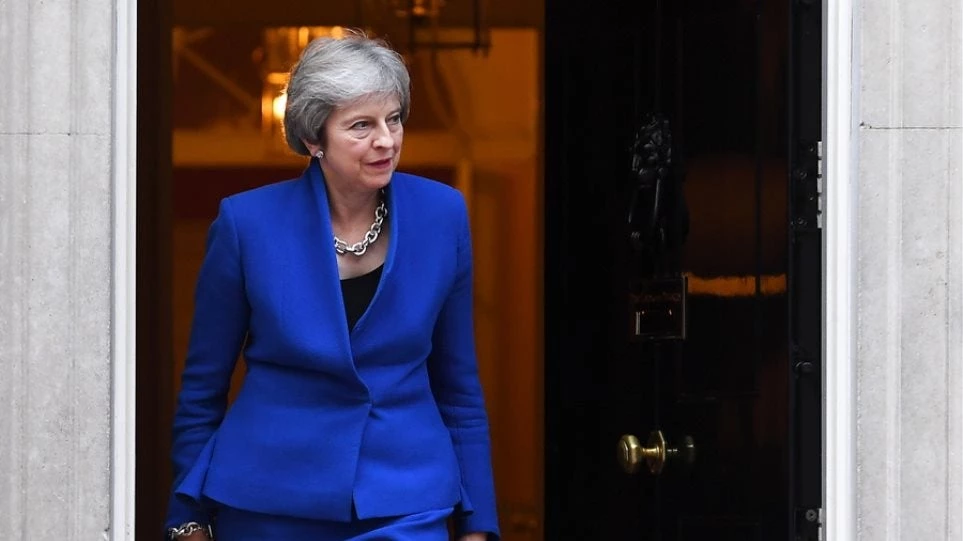 Brexit: Η Μέι αντικαθιστά τους υπουργούς ενώ το κόμμα της ετοιμάζεται να την αποπέμψει